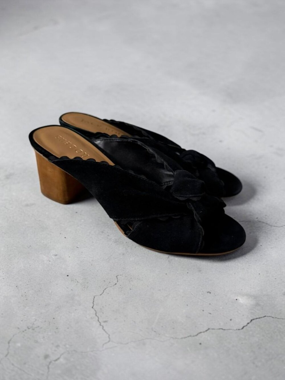JACK ROGERS Black Suede Scalloped Sandals Heels Size 6
